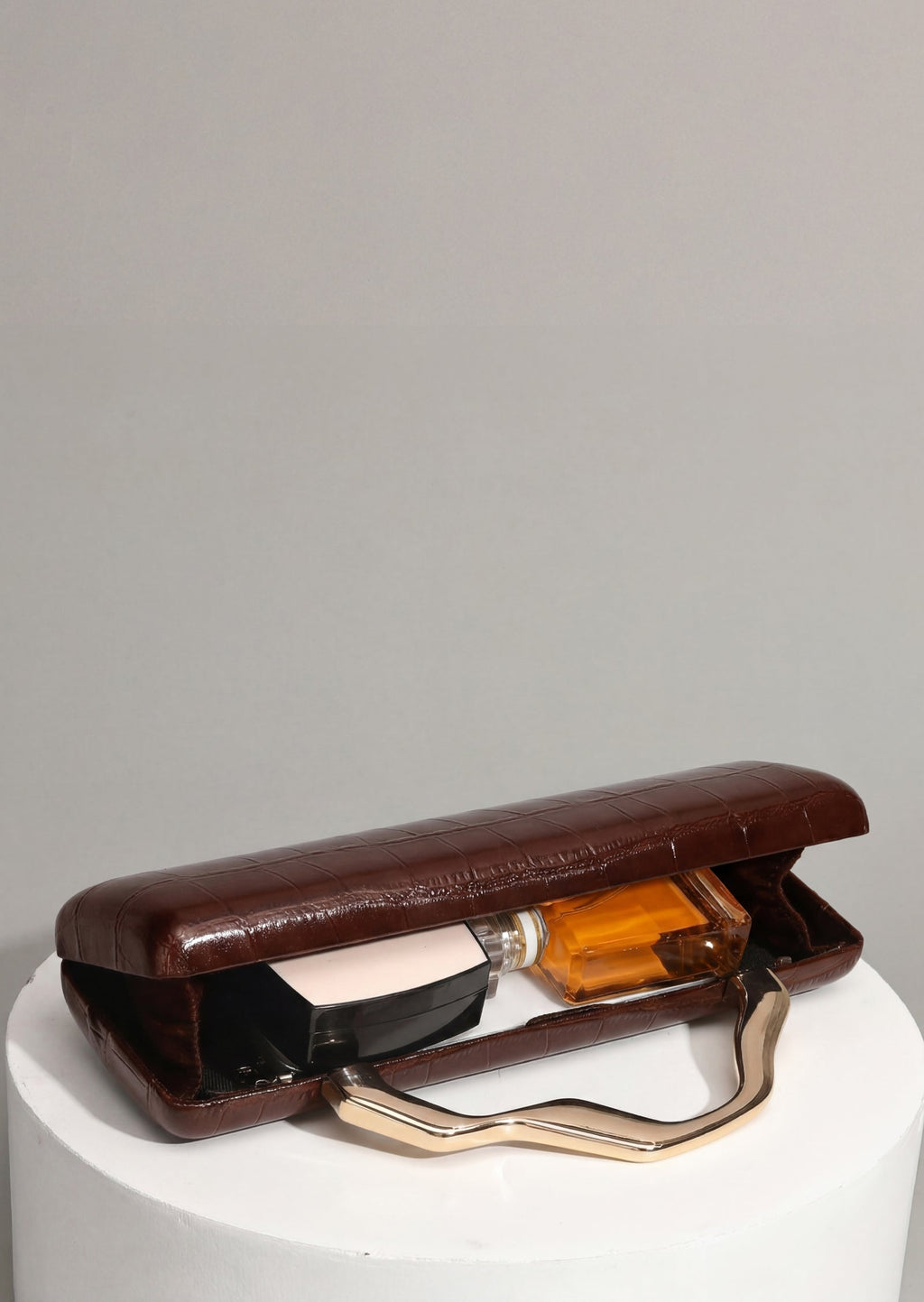 Eloura Croc-Effect Top Handle Bag In Coffee