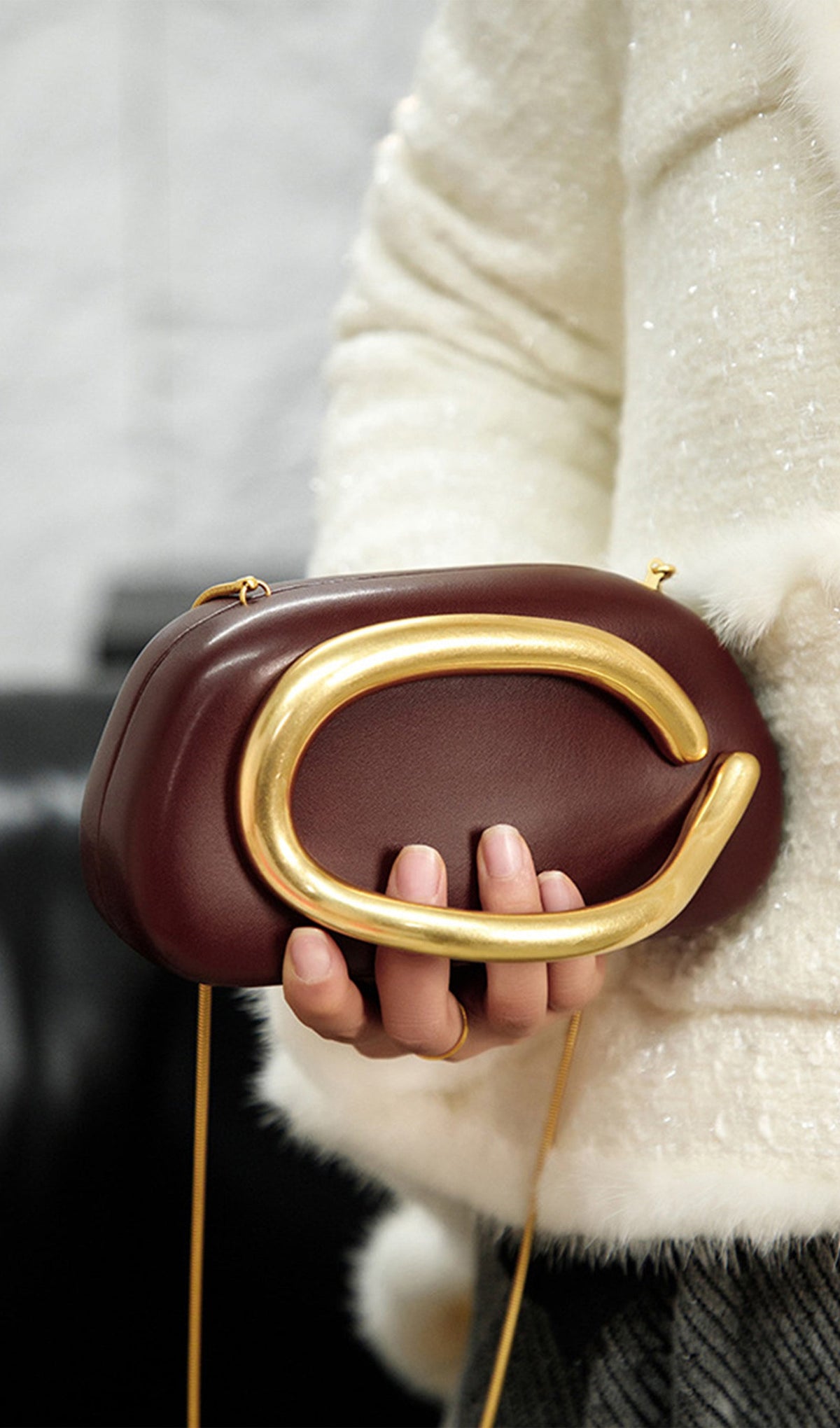 Sculpted Clutch