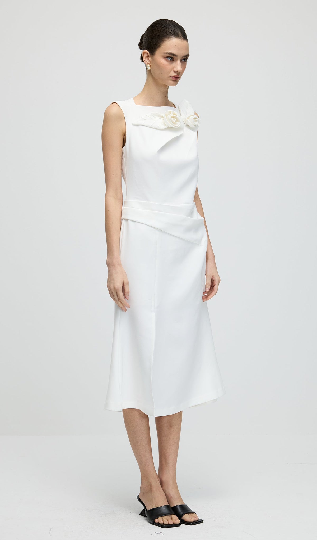Sleeveless Flower Ruched Slit Midi Dress