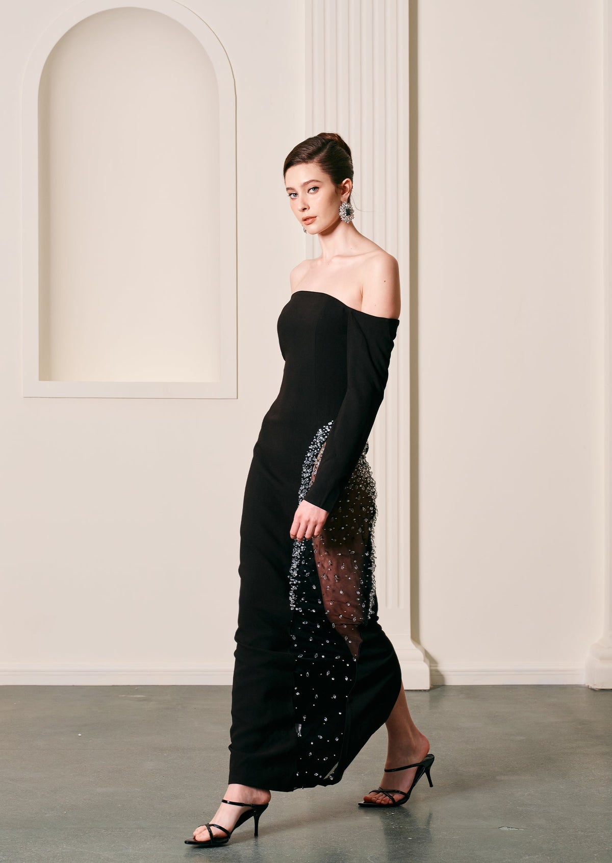 Jean Off Shoulder Velvet Maxi Dress In Black