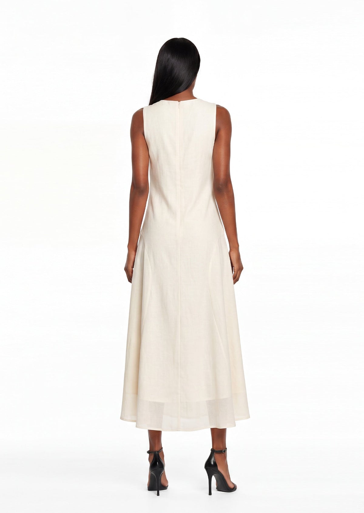 Naflah Sleeveless Midi Dress In White