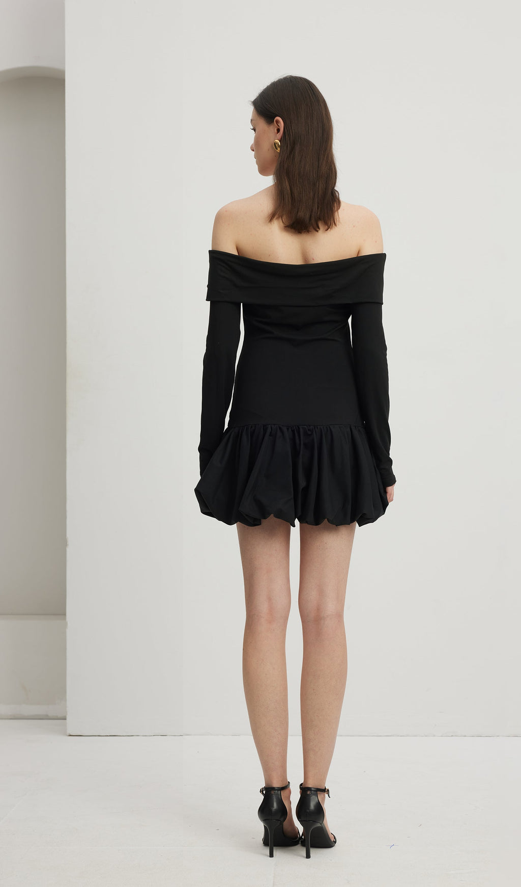 Open Shoulders Balloon Mini Dress-Black