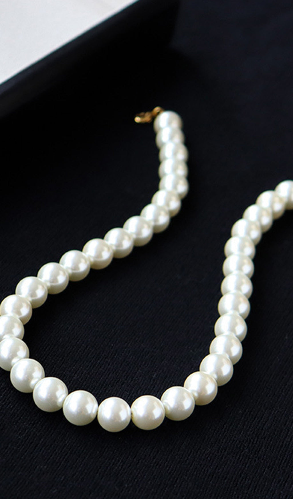 Elegant Simple Pearl Necklace