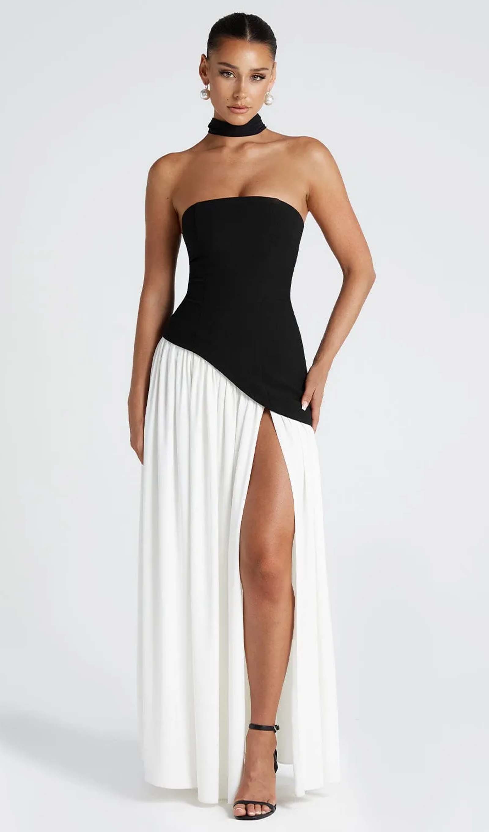 Contrast Color Slit Maxi Dress With Scar