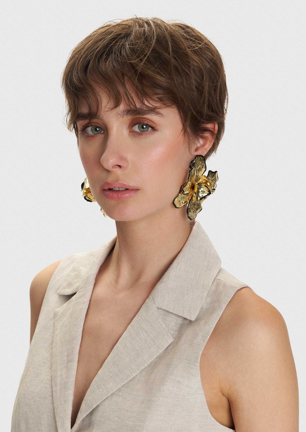 Siara Flower-Shaped Earrings