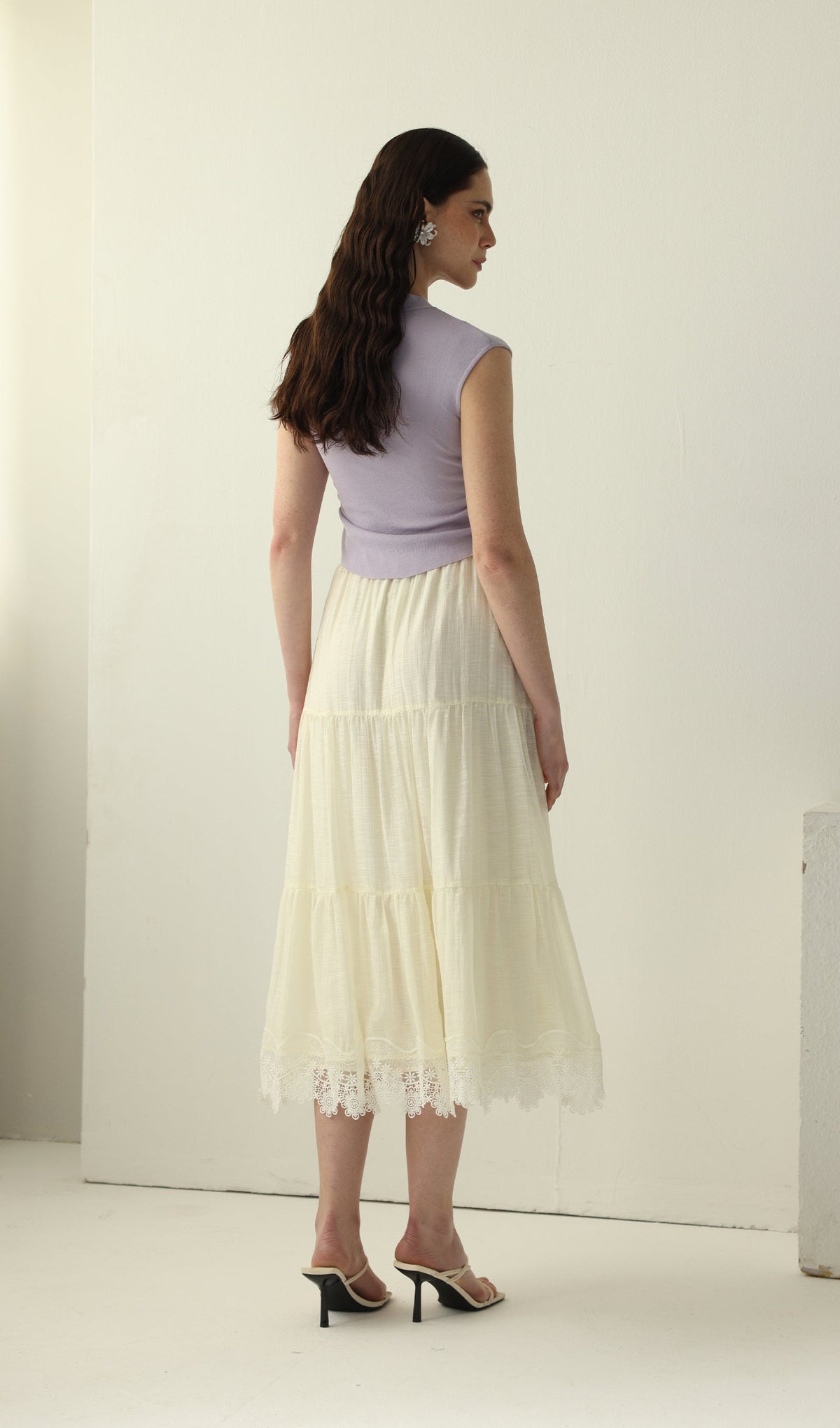 Tie Up Neck Knit Top