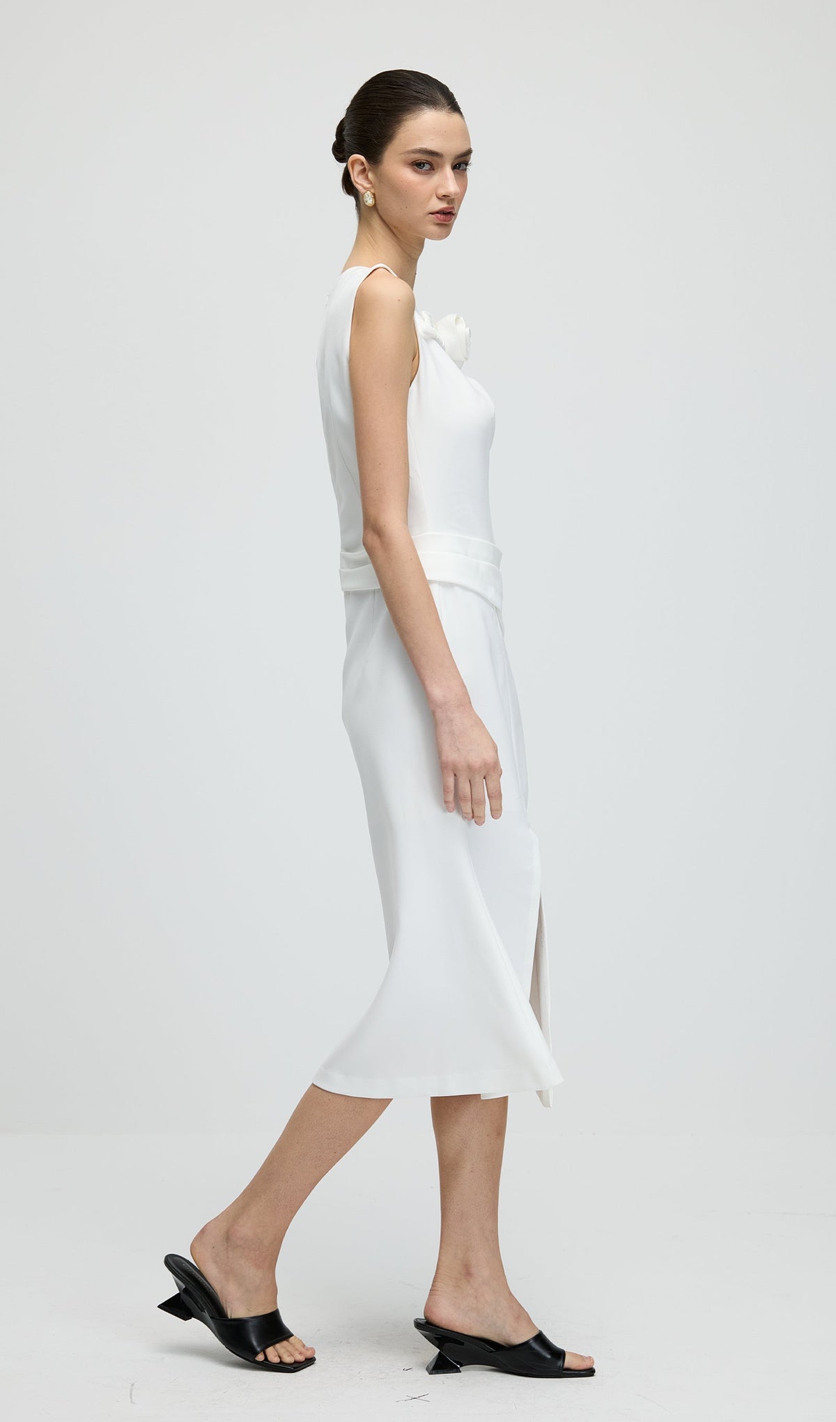 Sleeveless Flower Ruched Slit Midi Dress