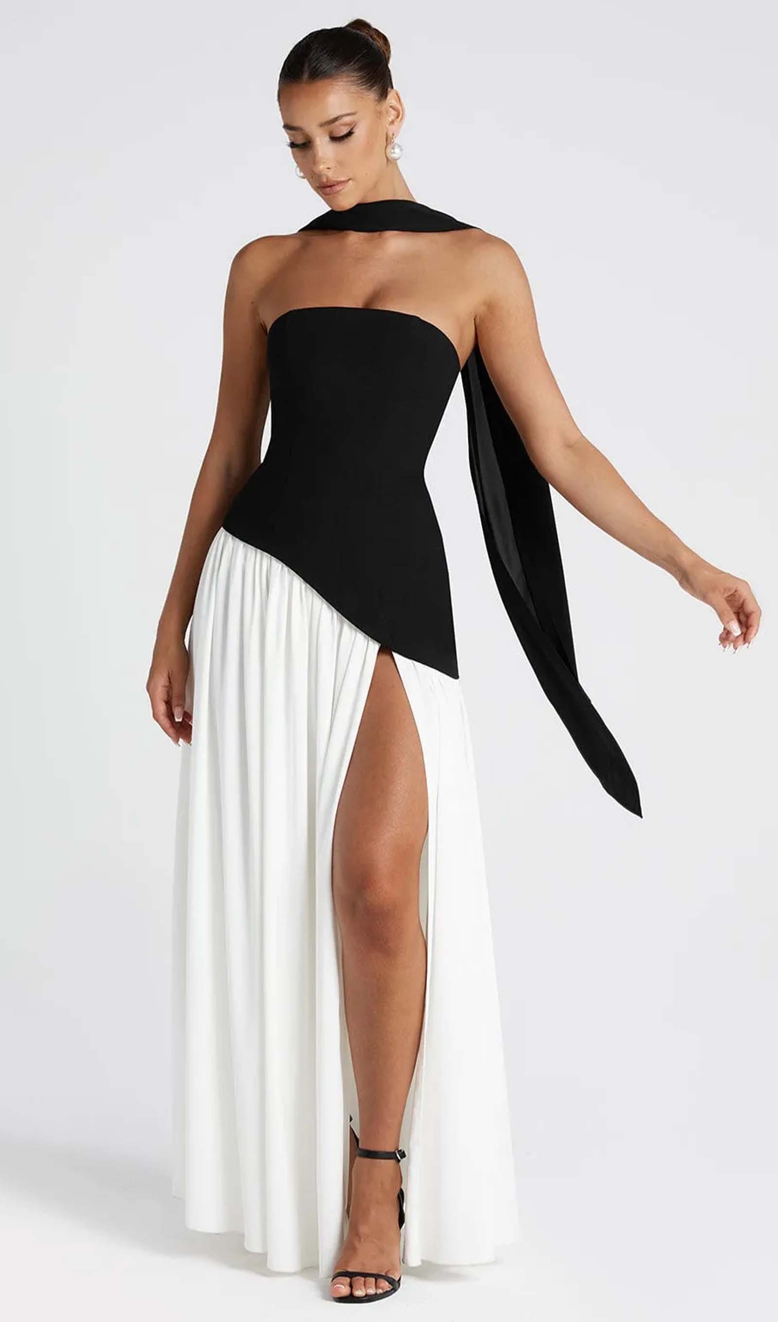 Contrast Color Slit Maxi Dress With Scar