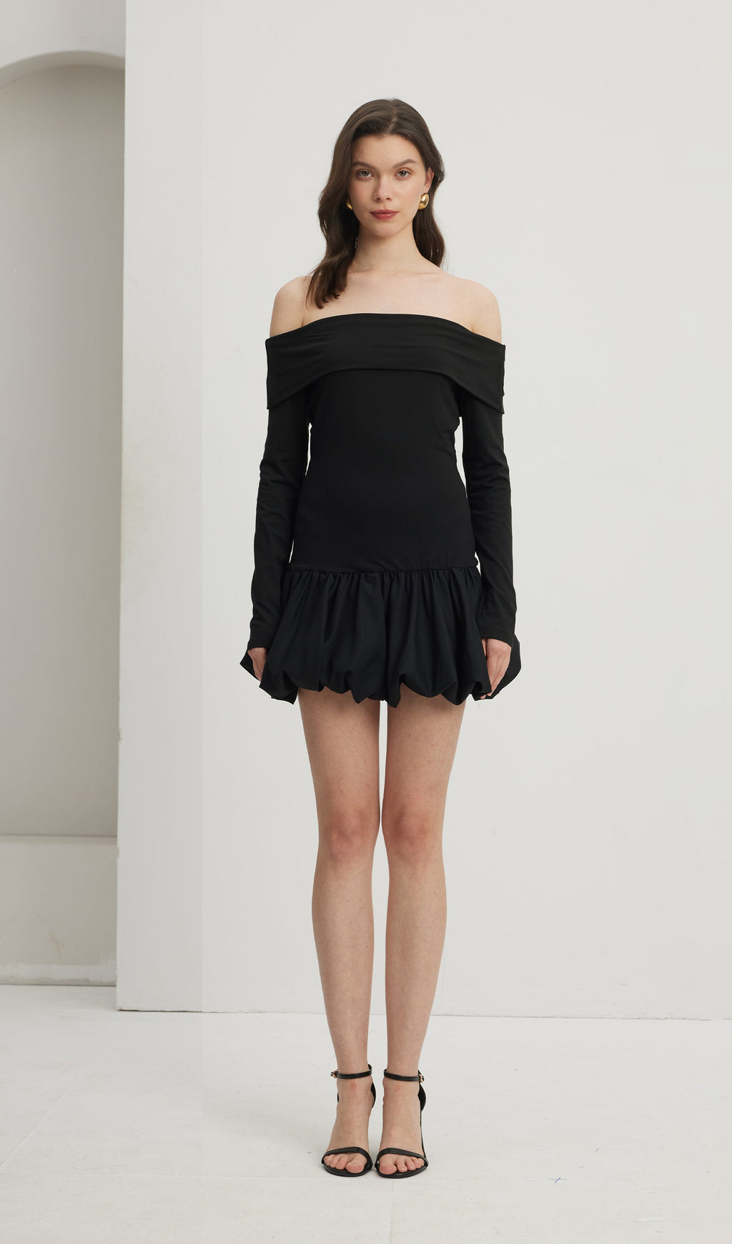 Open Shoulders Balloon Mini Dress-Black