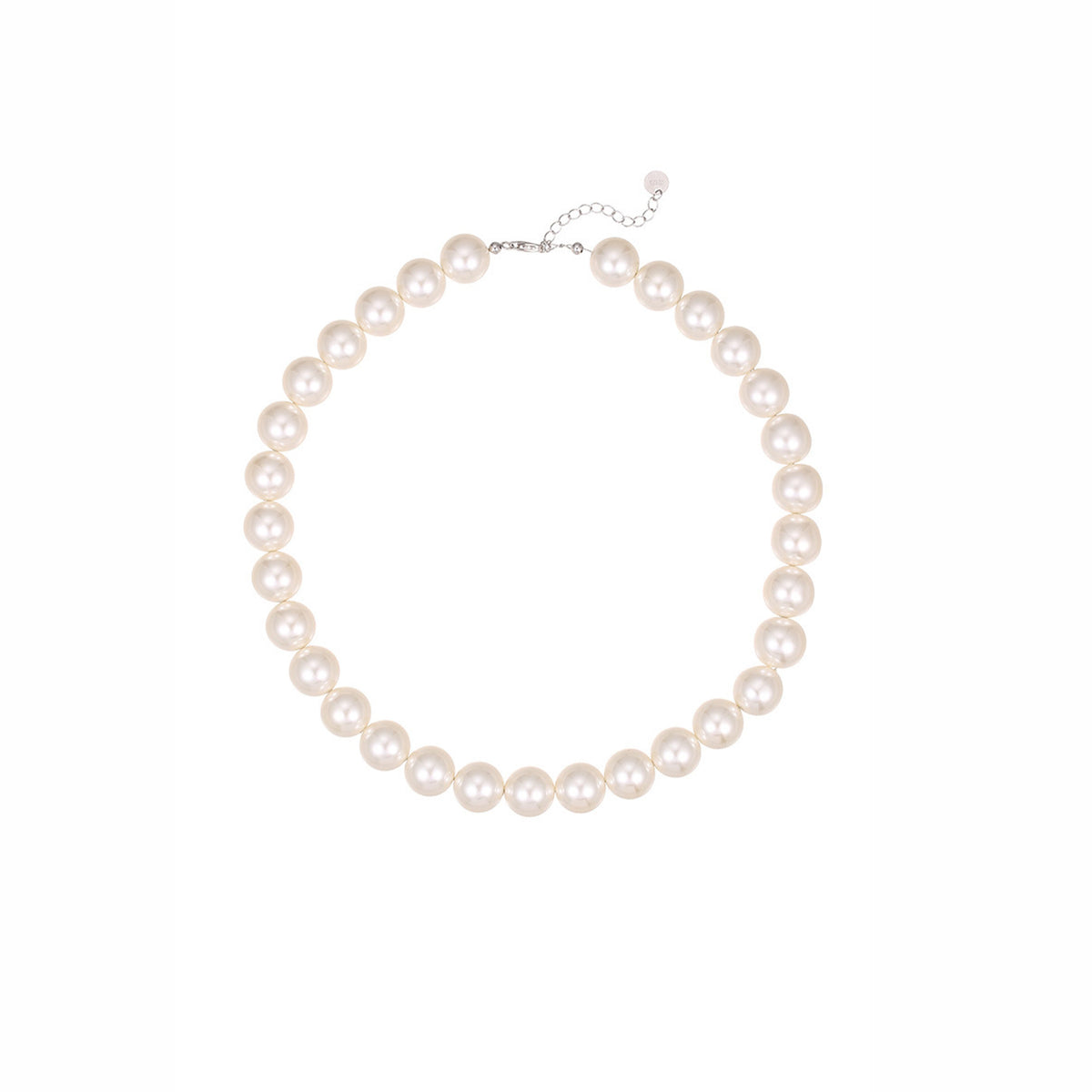 Elegant Simple Pearl Necklace